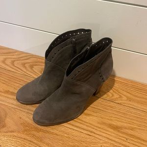 Vince Camuto Booties Size 10